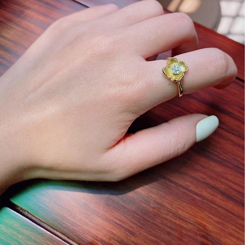 Classic Charms Chinese Style Inlaid Diamond Brushed Small Flowers Ring Retro Light Luxury Rings for Women Wedding Jewelry