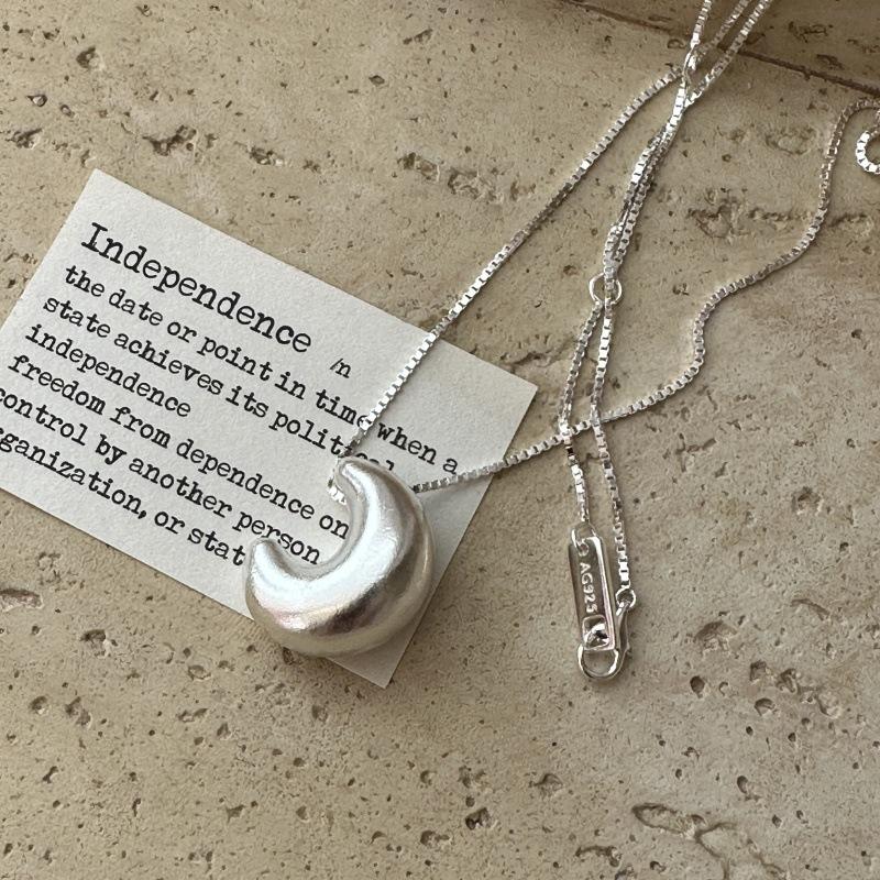 Fashion Chunky Moon Pendant 925 Sterling Silver Dainty Sweater Box Chain Necklace for Women