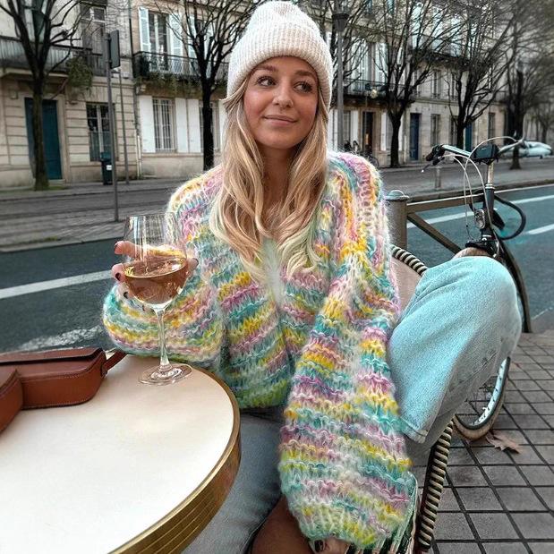 2025 European and American new V-neck long-sleeved cardigan street style loose jacket elegant rainbow knitted sweater
