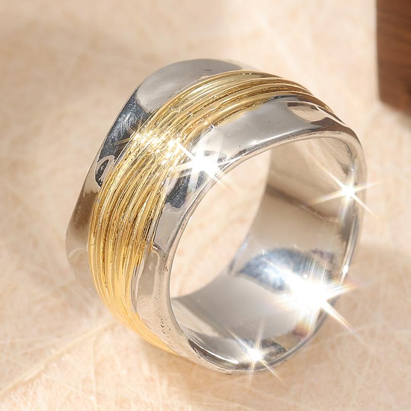 Vintage Two Color Metal Hand Carving Surround Women's Ring Geometry Daily Wear Party Jewelry