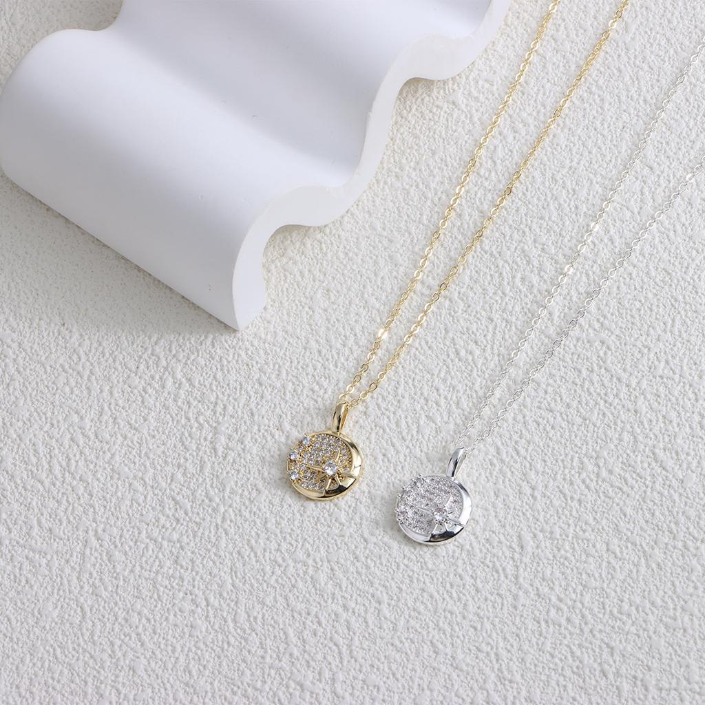Japanese and Korean wind, star and moon diamond pendant, clavicle chain, light luxury, full diamond disc clavicle chain, personalized design necklace.