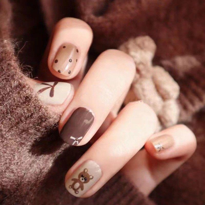 

Носить Броню Летние Классные Наклейки для Ногтей Студенческие Накладные Ногти Короткие Белые Чистое Желание Ветер Съемные Многоразовые R249 Brown Bear