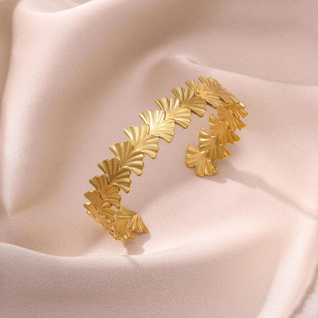 Vintage Ginkgo Leaf Bangle For Women Men 18K Gold Pated Stainless Steel Cuff Bracelets Femme Waterproof Luxury Jewelry