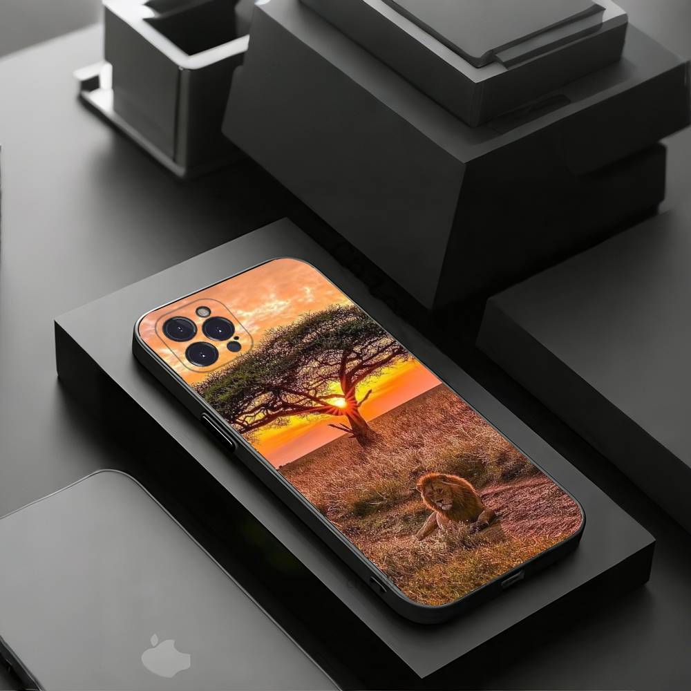 Lion Pattern Phone Cases For iPhone 17 16 15 14 13 12 11 Pro Max Plus Luxury Camera Protection Plastic