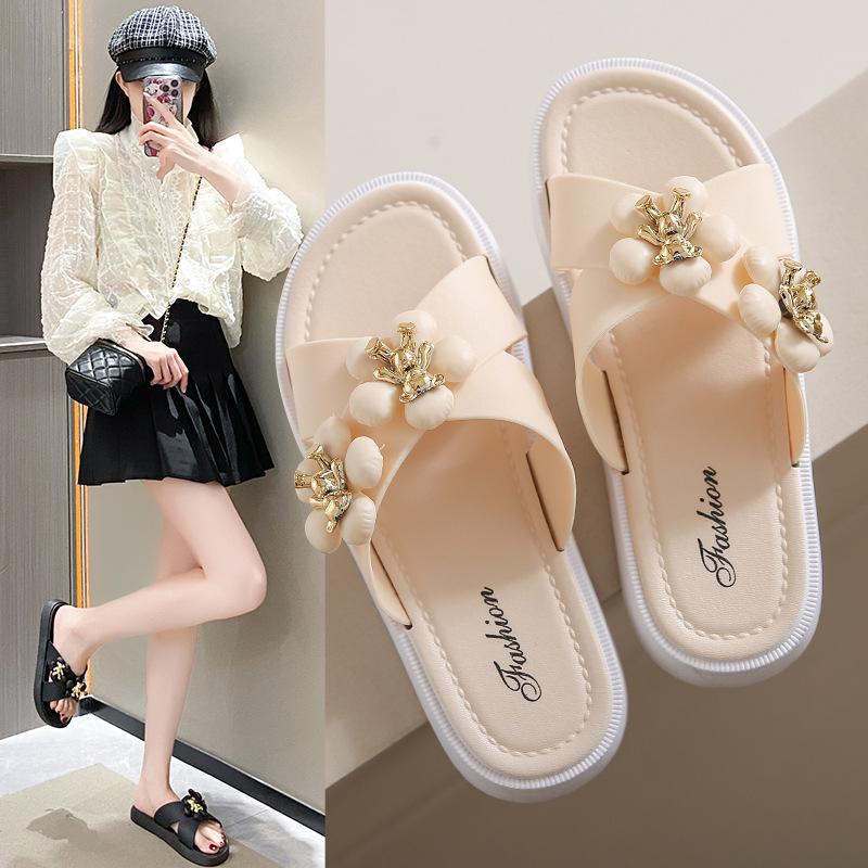 Fashion Slippers Women's Indoor Home Summer Outdoor Wear Non-slip Thick Bottom Wear-resistant Cute Bear Sandals