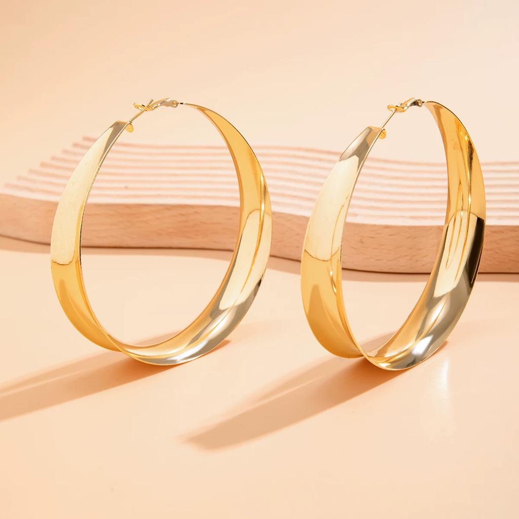 Grooved Smooth Circle Metal Earrings for Women, European and American Style, 2026 Spring Trendy Stylish Internet Celebrity Street Style Accessories