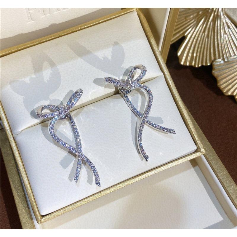 Exquisite Full-diamond Sweet Bow-shaped Pearl Stud Earrings for Women, Fashionable, Simple, Small, and Versatile. Ear Jewelry.