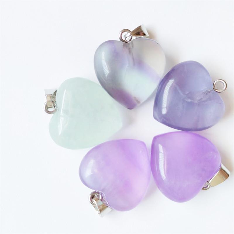 Korejský náhrdelník s přívěskem ve tvaru srdce z přírodního krystalu o velikosti 20 mm - dárek k Valentýnu