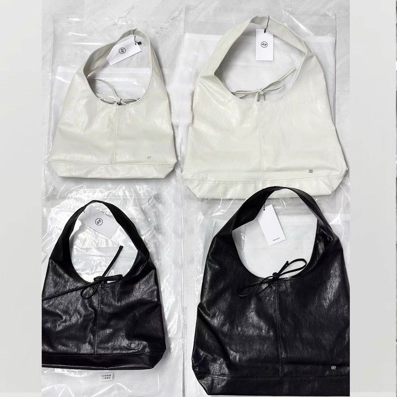 

Depound Niche Style Bow Bandage Shoulder Bag White small size [original]]