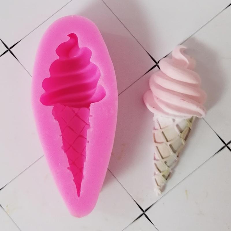 

1-Pack Silicone Ice Cream Cone Mold for Baking and Fondant, Uncharged Manual DIY Cake Decorating Tool for Birthday рожевий