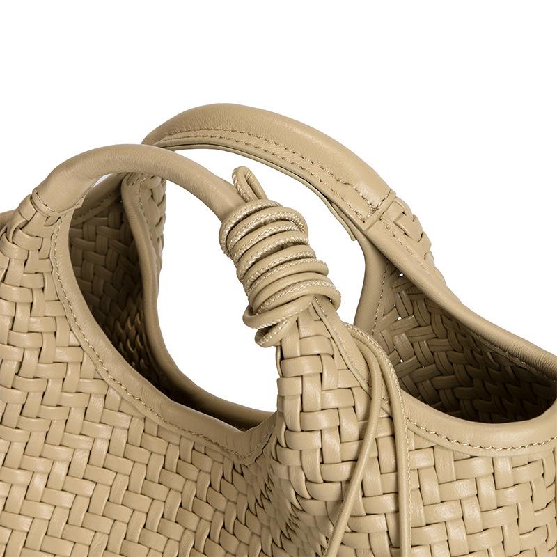 Retro fashion hand-woven bag large capacity commuting temperament portable tote bag high sense sheepskin mother bag women