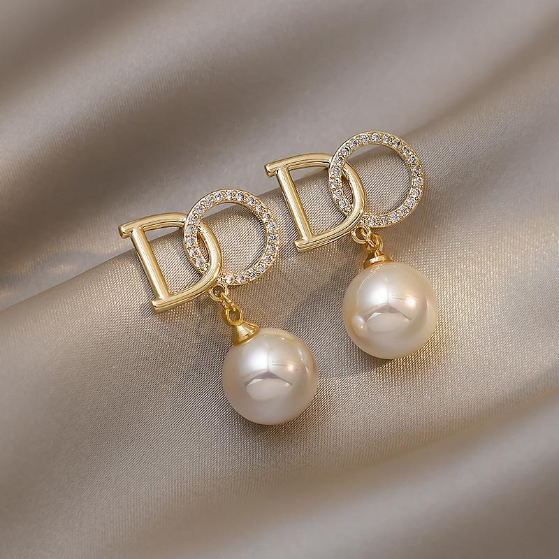 Luxury Crystal Pearl Gold Color Drop Earrings For Women Girl  Elegant Personality Shiny D Letter Earring Fashion Jewelry