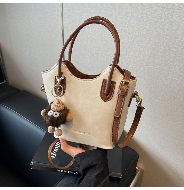 Популярная ретро сумка женская осенне-зимняя универсальная 2024 новая сумка-мессенджер премиум-сумка-ведро белый