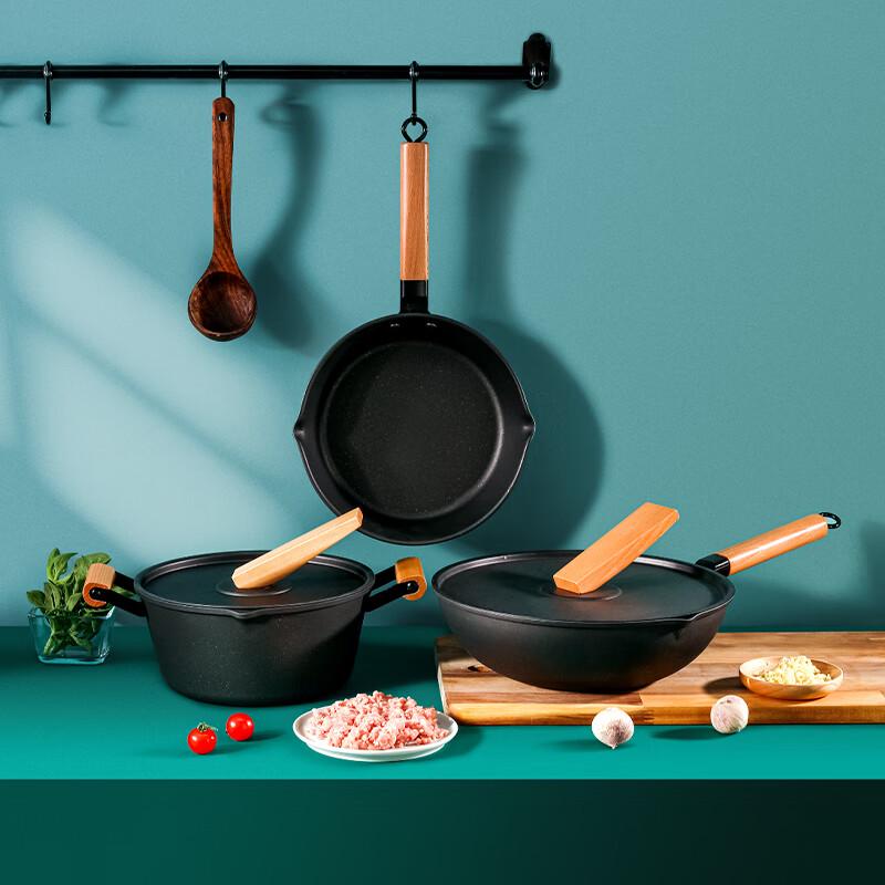 WORLD KITCHEN Corning Fine Iron Non-stick Cookware Set