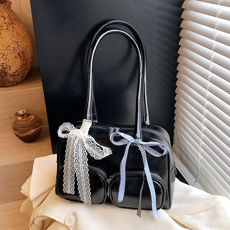 This Year's Popular Boston Bag Women's Large-capacity 2025 New Casual Shoulder Underarm Bag Design Pillow Bag