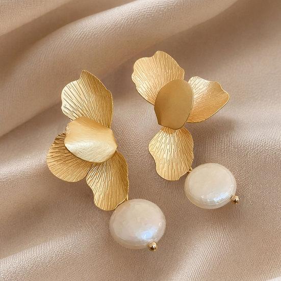 1 Pair Irregular Petals Earrings for Women, Large Statement Dangle Earrings with Faux Pearl, Gold Plated Prom Wedding Jewelry Gift