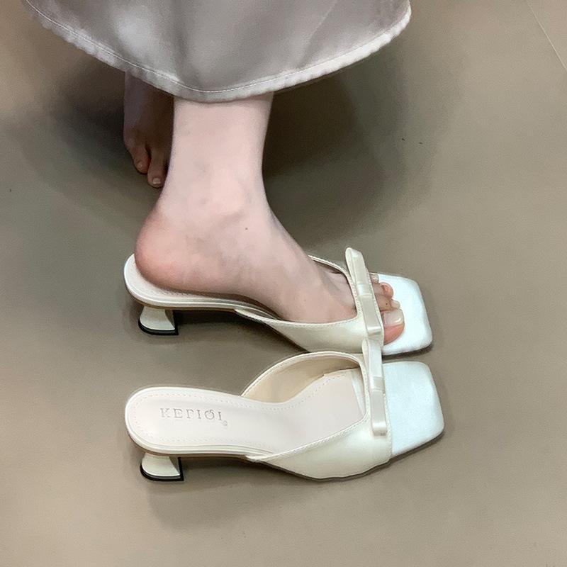 

Open-toed satin gentle thick heel cool slippers women s outer wear 2025 summer new French bow fairy style sandals 40 бежевый