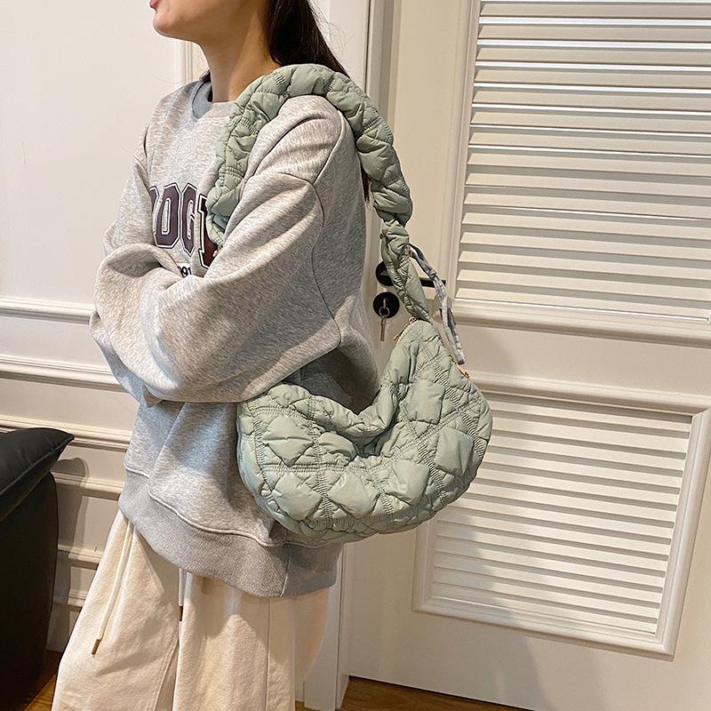 Large capacity dumpling bag spring and summer niche versatile cloud pleated bag women's bag high-end shoulder bag messenger bag