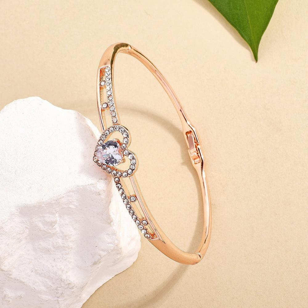 1pcs Zircon Decorative plate Women's Bracelet Heart shape Daily Accessories Summer Party Dating