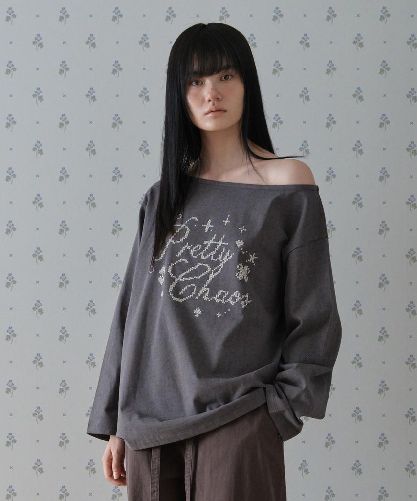 Tudument Off-Shoulder Pigment T-Shirt_Charcoal