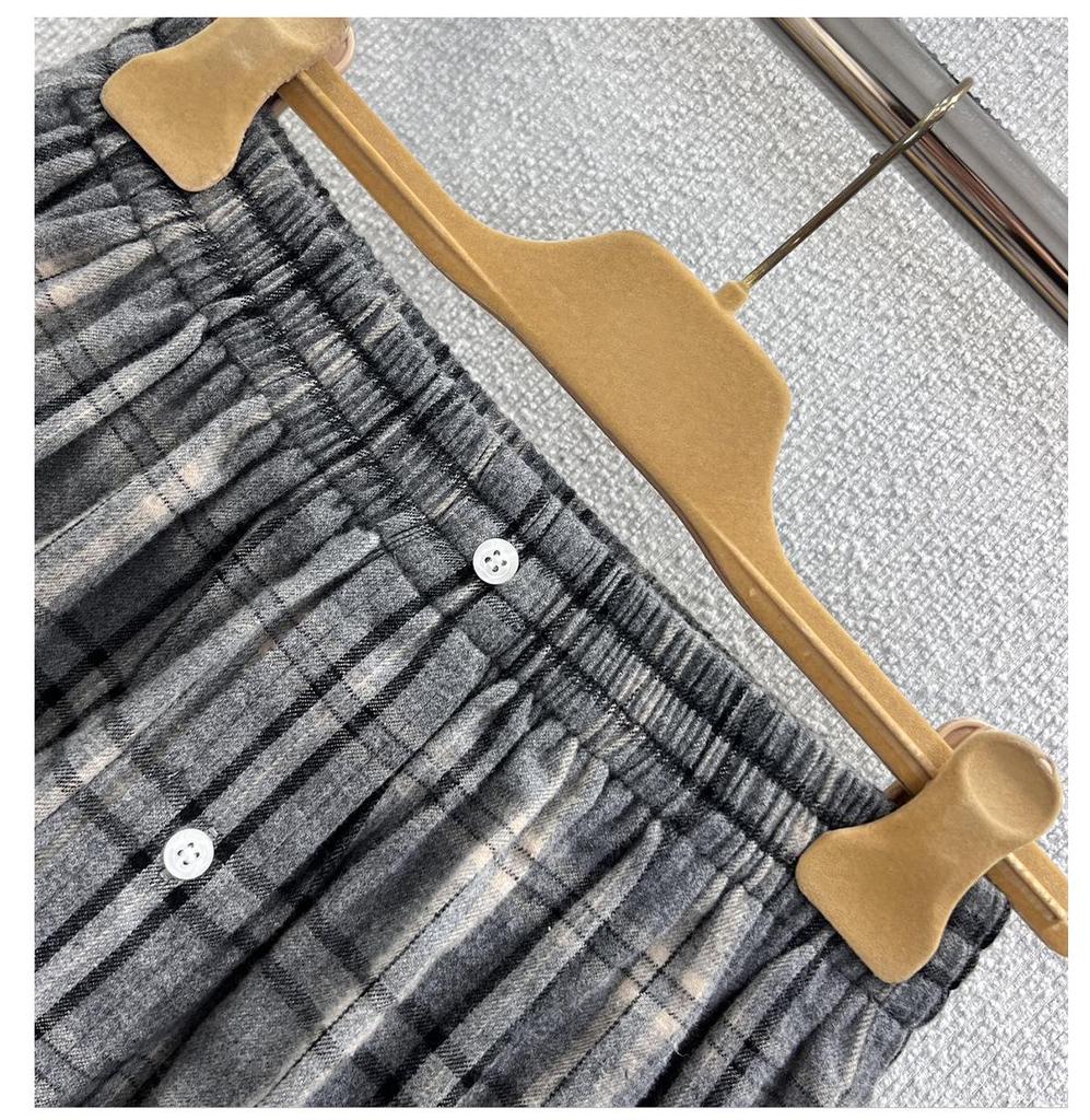Miu Style Plaid Mini Skirt: Elastic Waist, Single-Breasted, Autumn/Winter Collection