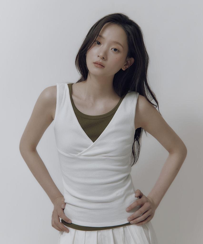 Lugkaeseuteu Renata Cross V-Neck Sleeveless / Renata Cross V Neck Sleeveless_4Colors