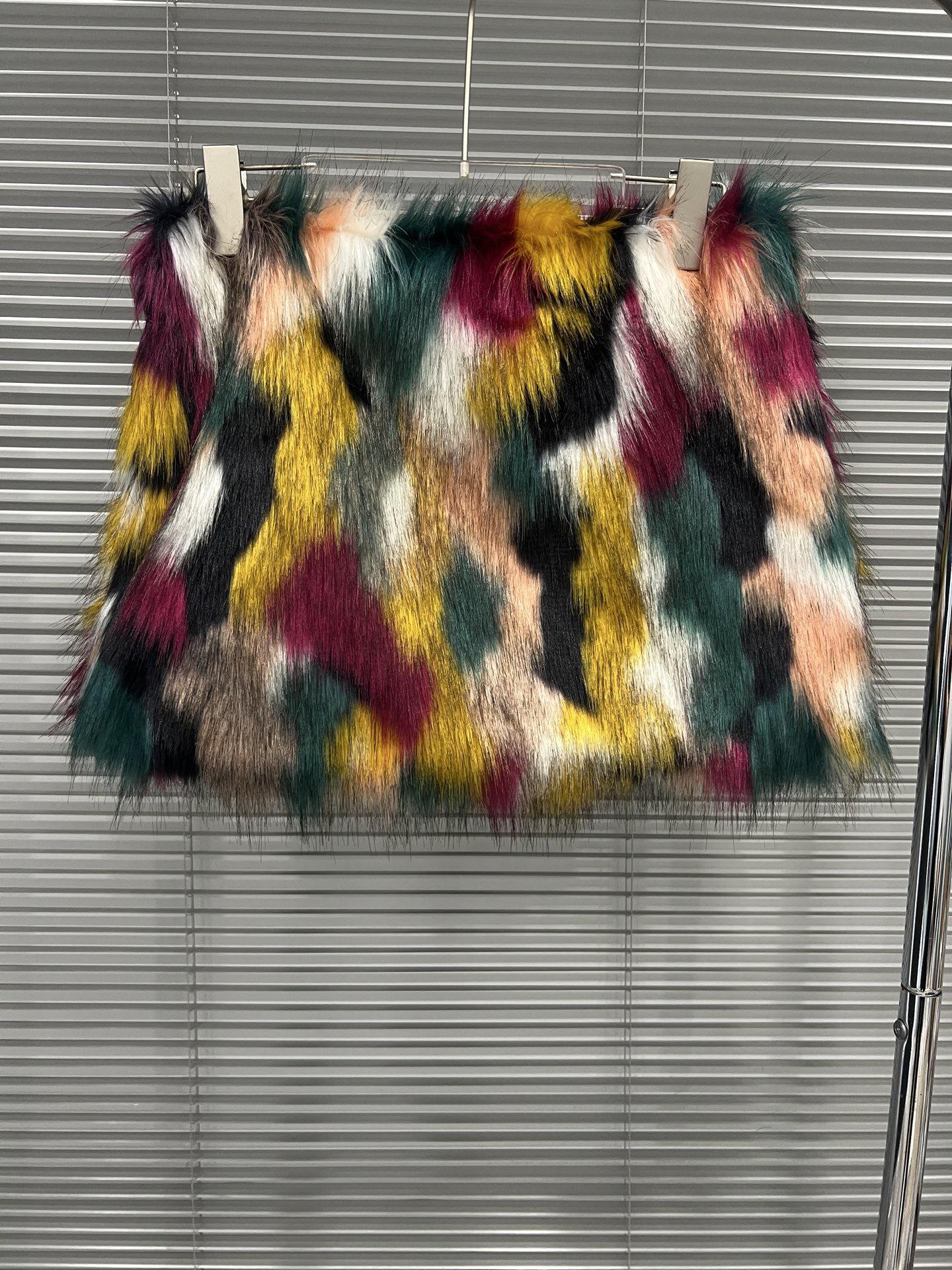 

Мини-юбка А-силуэта с высокой талией, пэчворк из меха с эффектом тай-дай, Осень/Зима 2025 Small