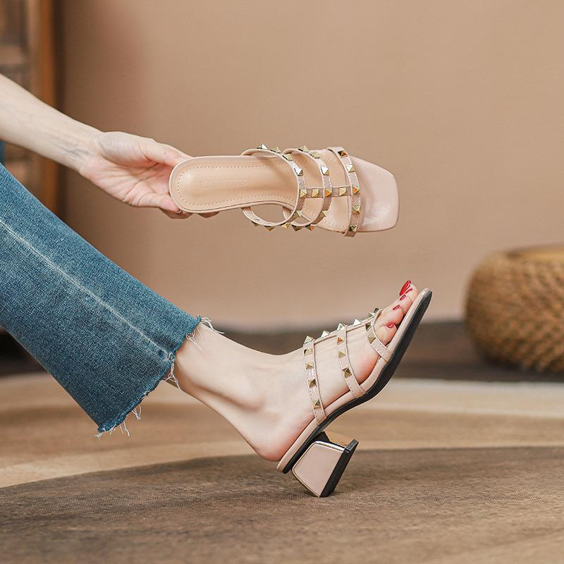 Square head rivets, medium heel thick heel with slippers, women's new sandals, open toes, simple and gentle