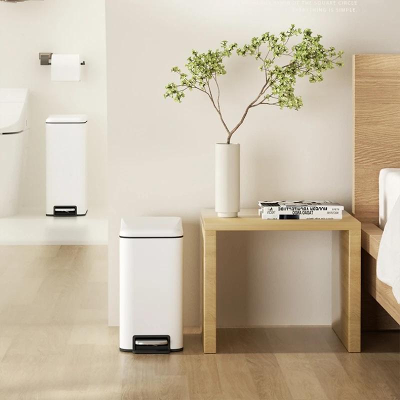 Stainless Steel Trash Can with Foot Pedal And Lid - High Aesthetic Value for Bathroom Kitchen Living Room