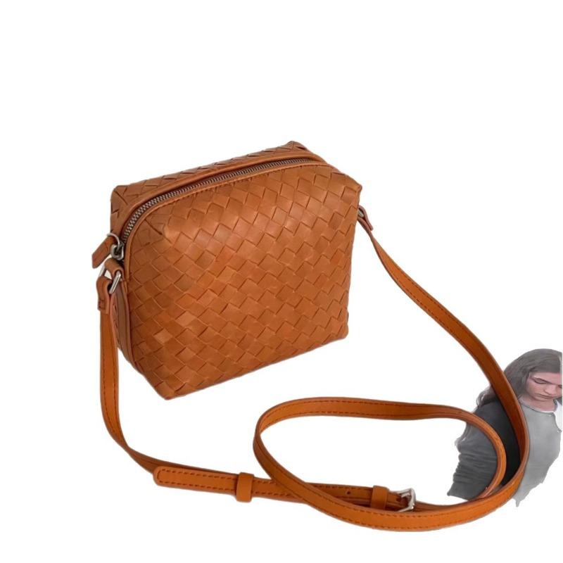 Ručně vyráběná dámská luxusní tkaná crossbody taška přes rameno z hovězí kůže