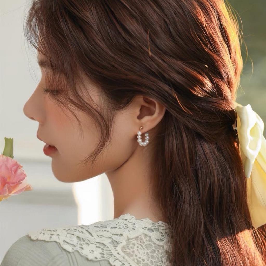 Feedback, natural freshwater pearl earrings, stud earrings, 14K gold-wrapped earclips, niche design earrings, women's earrings.