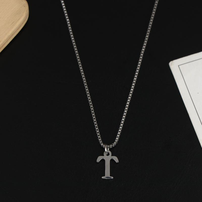 Naszyjniki z wisiorkami z literami A-Z Stal nierdzewna Prosty naszyjnik Stylowy Dla Kobiet Mężczyzn Codzienna biżuteria Prezenty