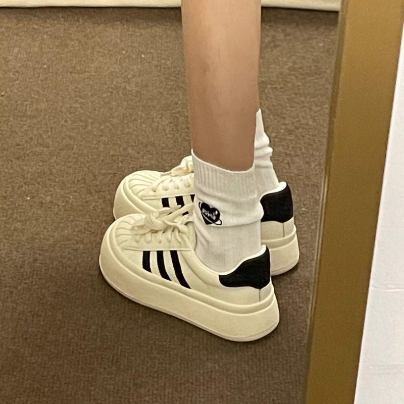 

Shell big head doll board shoes three bars thick sole spring and autumn black panda casual explosion muffin white shoes 40