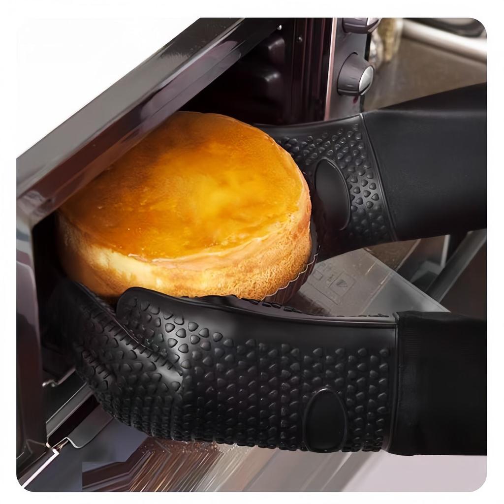 Heat-Resistant Silicone Oven Gloves - Anti-Scald, Waterproof, Flexible, Five-Finger Design for BBQ and Baking.
