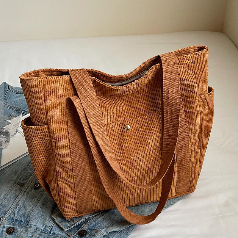 

Большая вместительная вельветовая модная сумка 2024 года, осень-зима, новая универсальная версия, сумка через плечо и подмышку, сумка-тоут коричневый