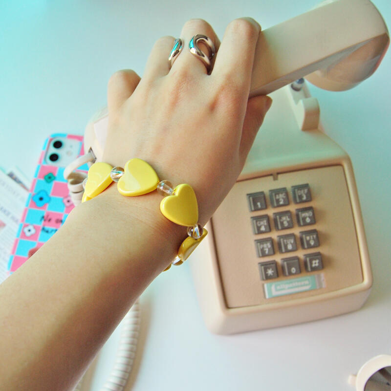 Vivid Heart Bead Bracelet (3 Colors)
