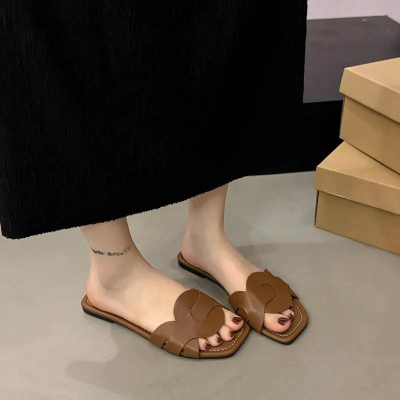 Fashion Women Flat Slippers Outdoor Trend Beach Sandals Casual Comfortable Slippers Lightweight Brand Design Shoes Women Slides Women