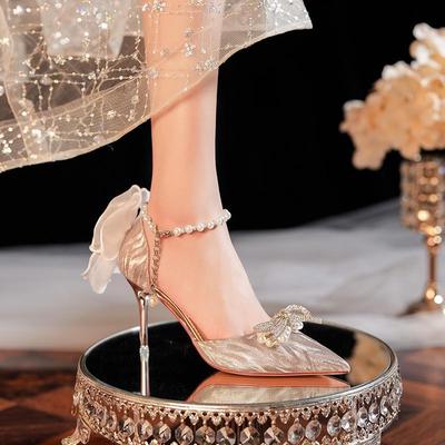 Eleganti Tacchi a Spillo Francesi: Scarpe da Sposa e Damigella d'onore a Bocca Larga di Baotou