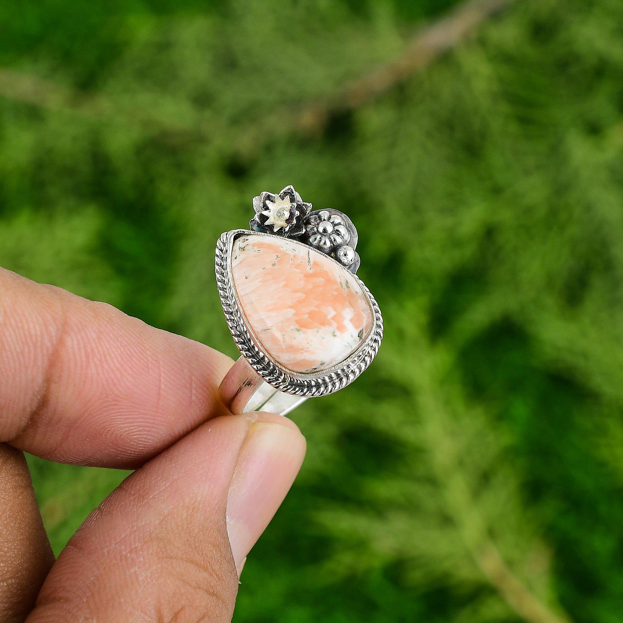 

Кольцо-цветок из стерлингового серебра 925 пробы с натуральным сколецитом грушевидной формы в безеле и мультикамнями Adjustable