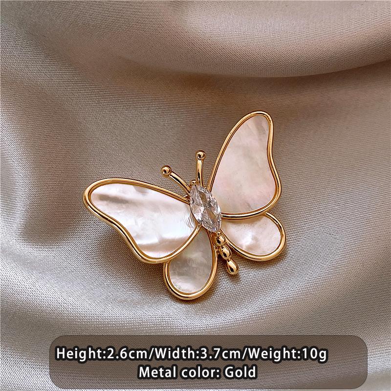 Natural Shell Butterfly Shape Brooches For Womens Exquisite and Luxury Elegant Badges and Pins New Design Clothing Accessories Multicolor