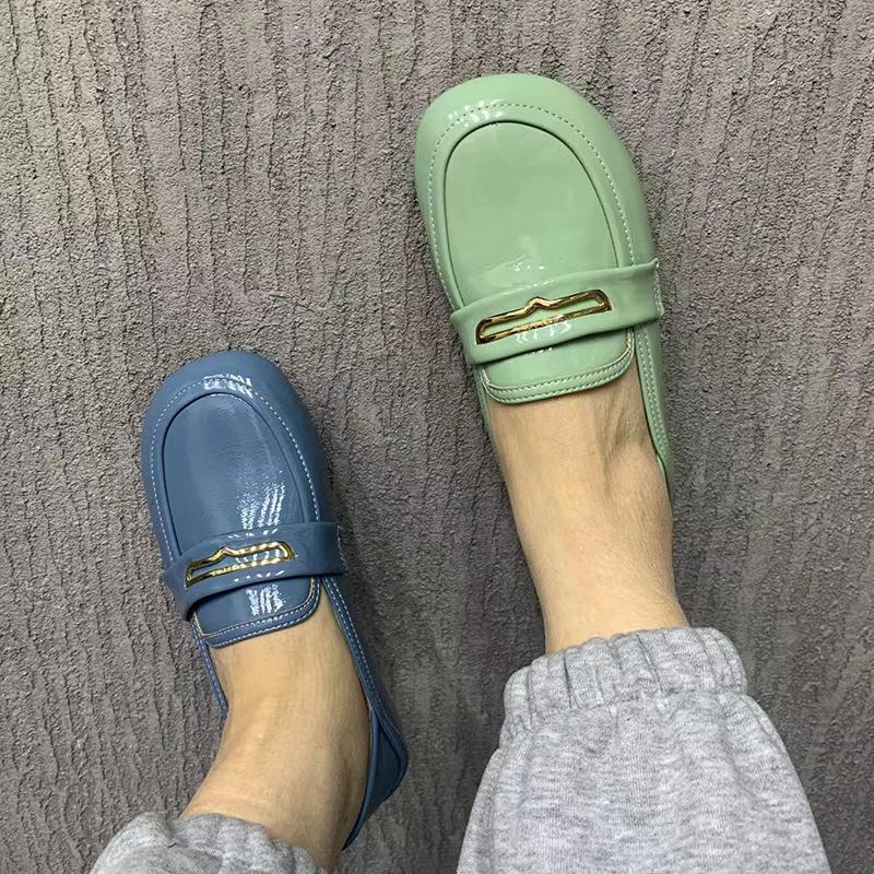 Fashion Women Shoes Luxury Brand Designer Shoes Plus Size Flats Shoes Casual Female Mullers Patent Leather Loafers Slip On Shoes