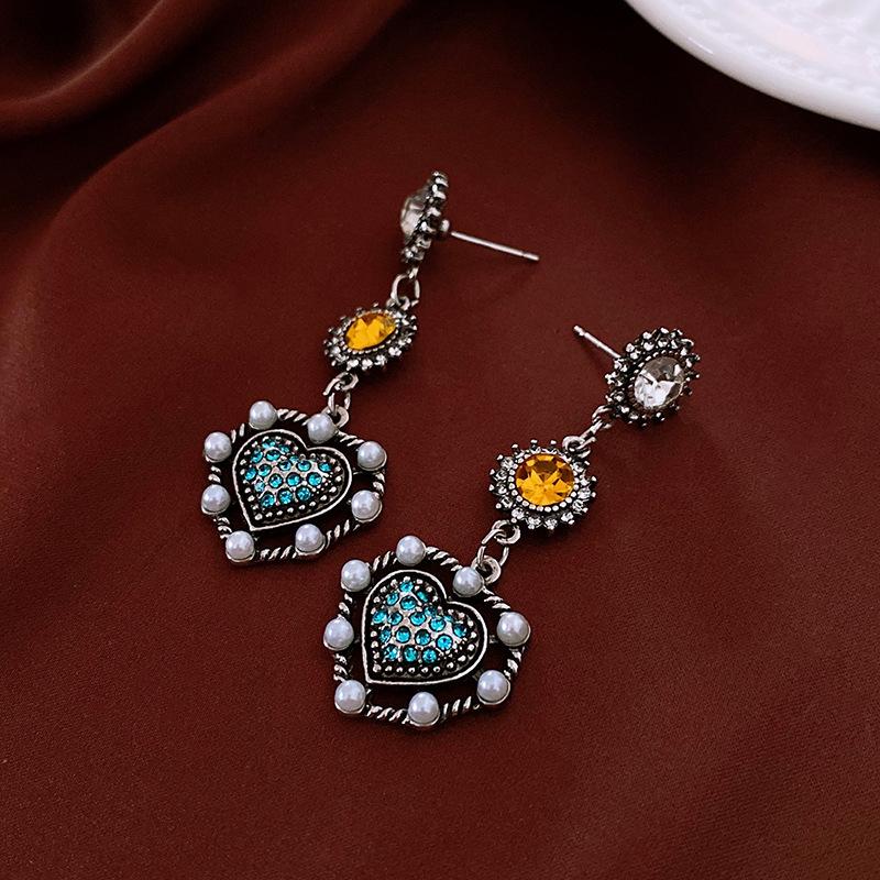 Medieval Vintage Silver Needle Retro High-end Earrings Light Luxury Versatile Earrings Court Style Niche Earrings
