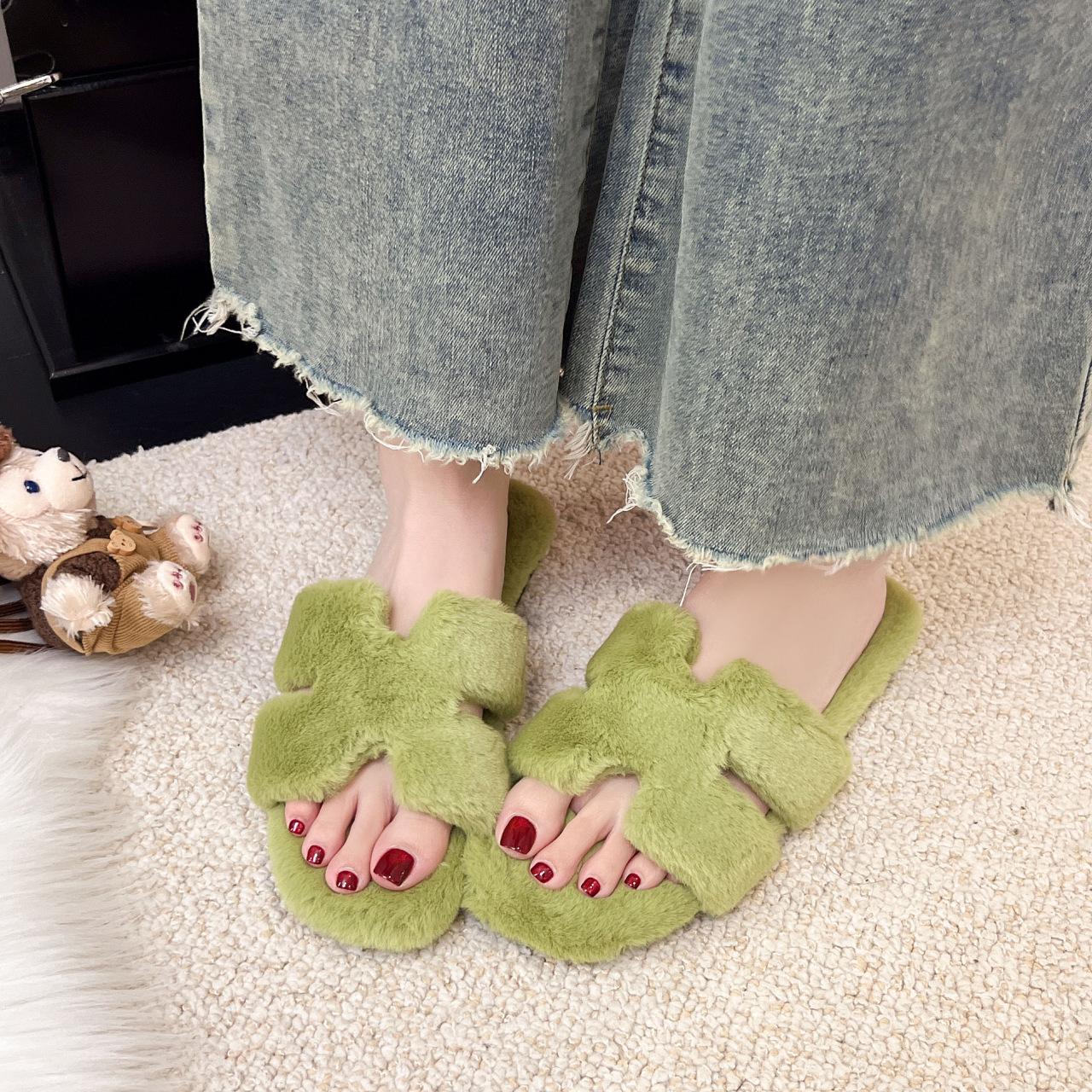 

One-word fluffy slippers women s winter 2025 new wear flat-bottomed comfortable lazy small fragrant plush cotton slippers 40 зелёный