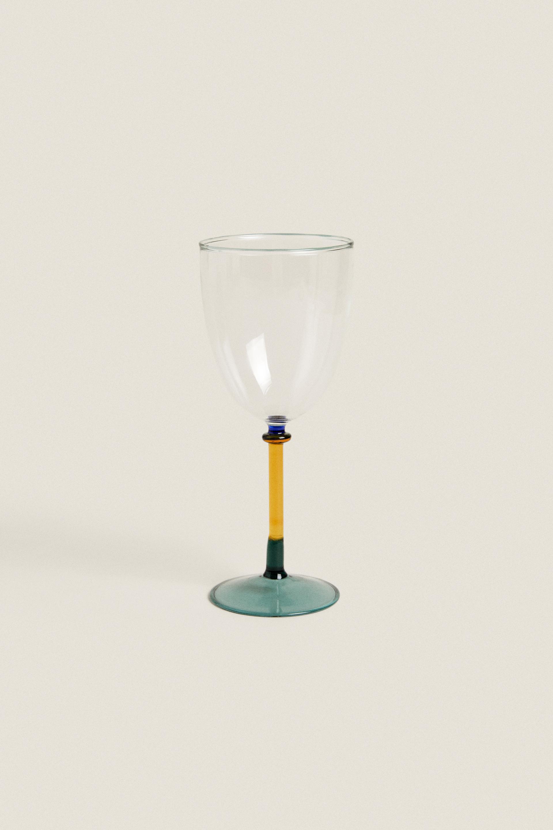 

BOROSILICATE WINE GLASS WITH COLORED STEM
