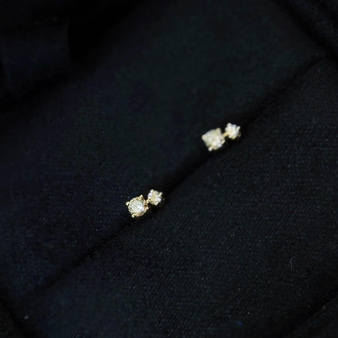 18K Gold-Plated S925 Sterling Silver Zirconia Mini Stud Earrings - Unisex Minimalist Cartilage Design Platinum Pair (with Earplugs)