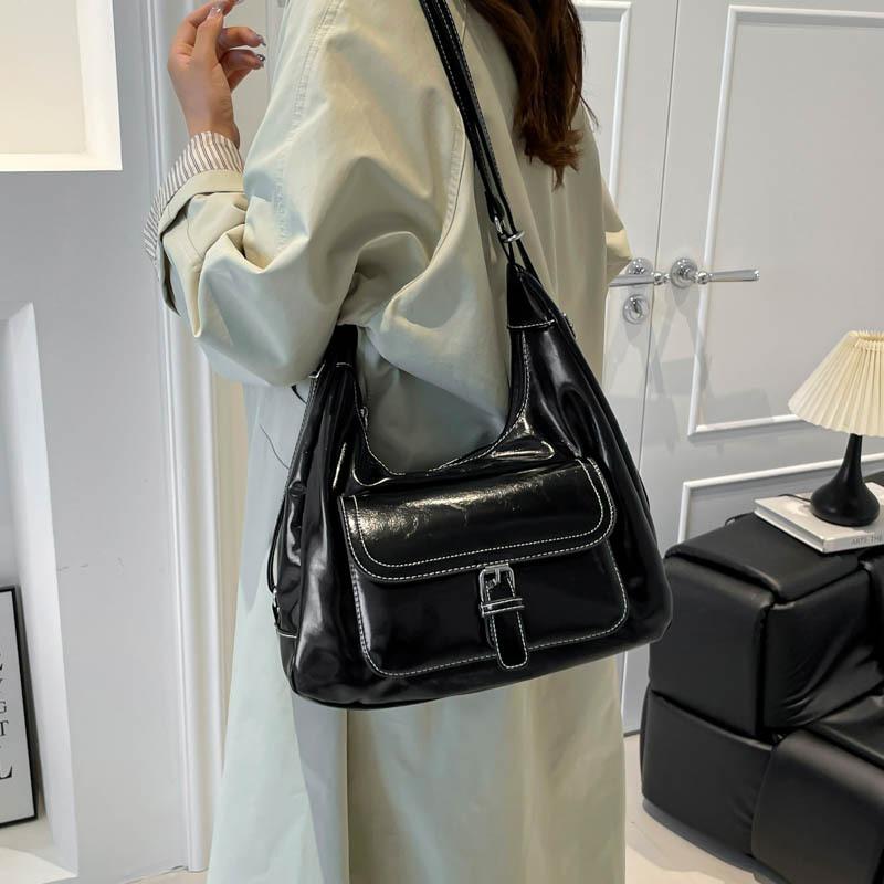 Casual commuter large capacity tote bag women's summer retro versatile high sense backpack