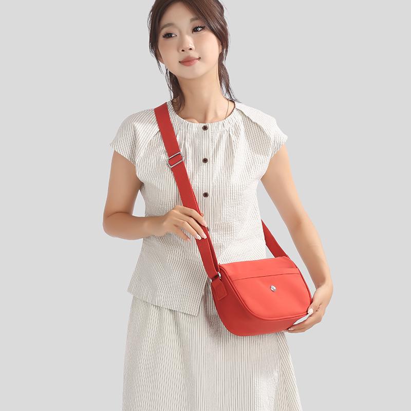 Lichtgewicht effen kleur nylon crossbody tas damestas schoudertas voor moeder