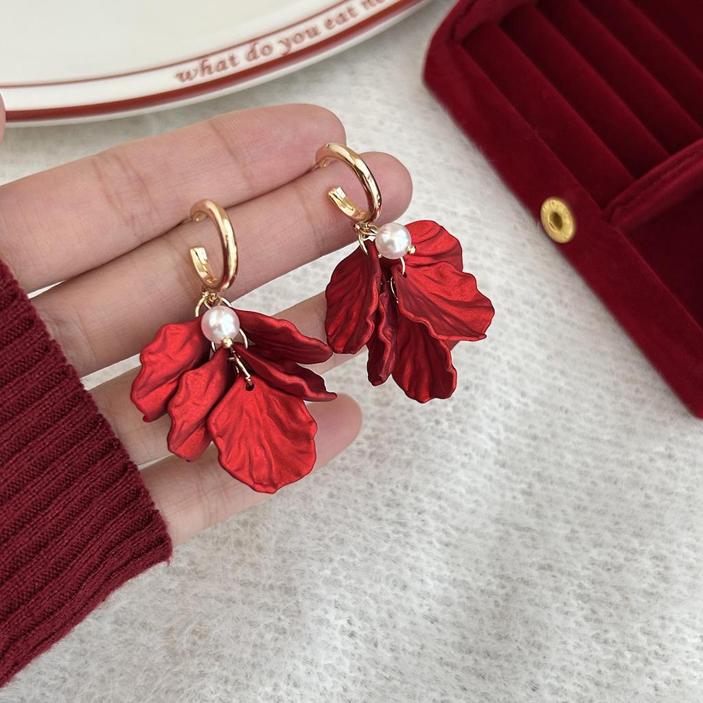 Red Petal Earrings  Elegant and Fashionable Flower-shaped Earrings for Women