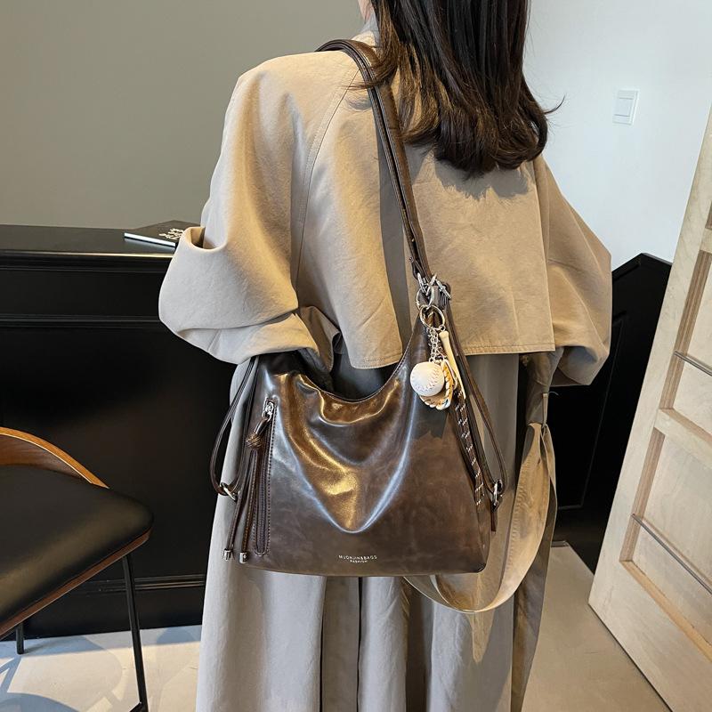 Autumn and Winter Plaid Large-capacity Bag Women's 2025 New Retro Tote Bag Versatile Shoulder Backpack