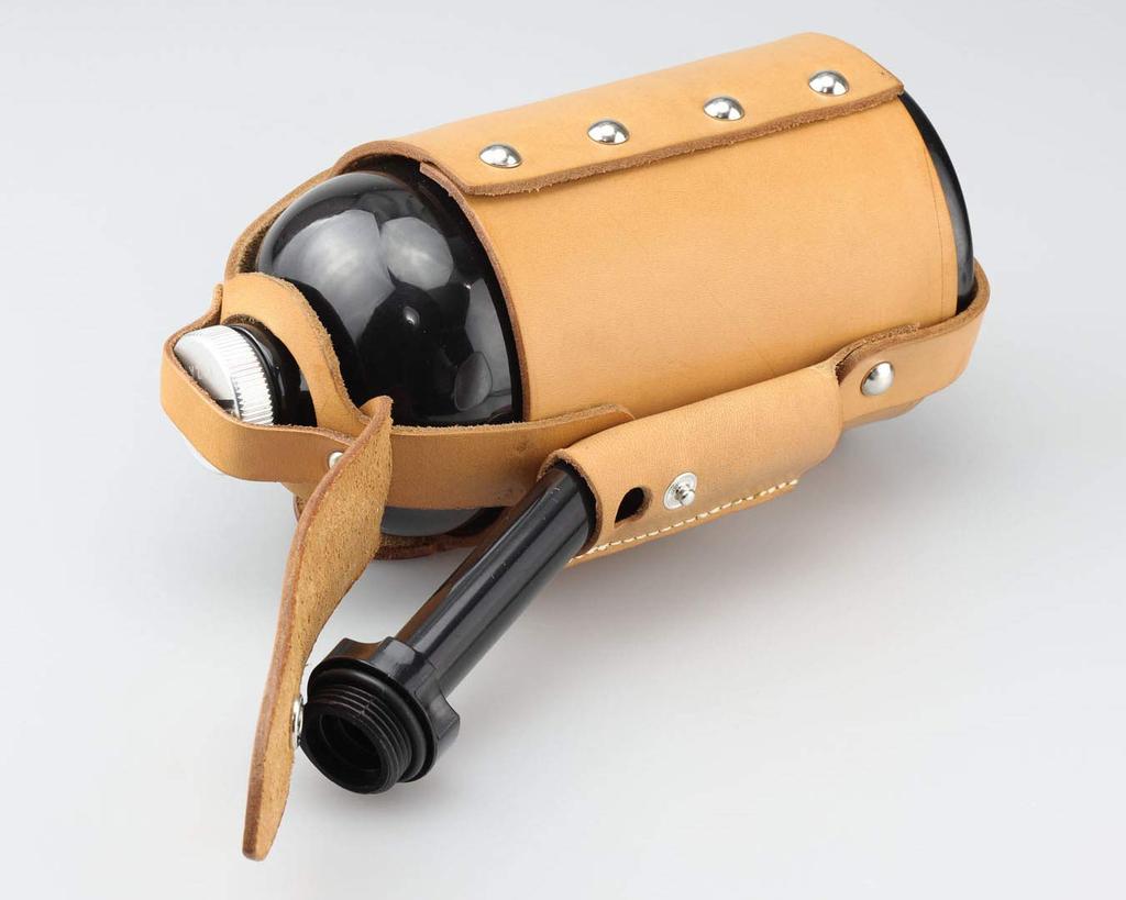 Kijima Motorcycle Parts Bottle Gasoline Carrying Bottle with Holder B09 Tan Leather 900cc W90 x D90 x H198mm HD-04167